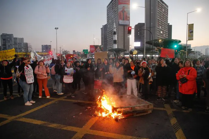 A_UNO_1592918-700x467