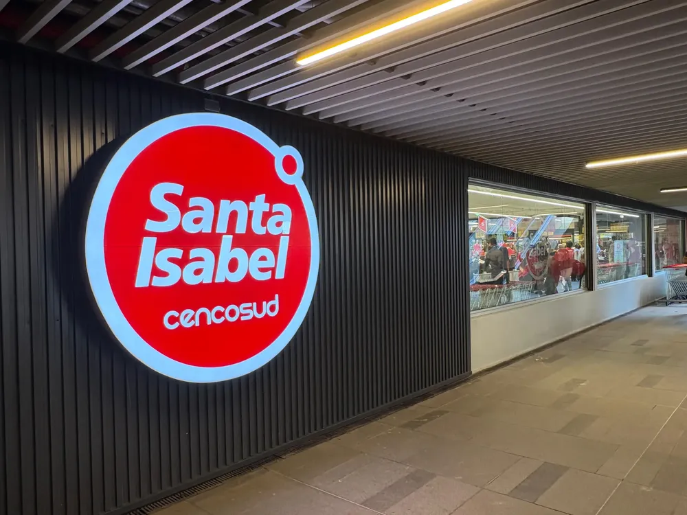 Santa-Isabel-Plaza-Vespucio-2048x1536