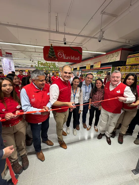 Santa-Isabel-Plaza-Vespucio-3-scaled